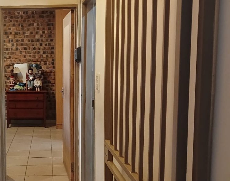 5 Bedroom Property for Sale in Olive Hill Free State